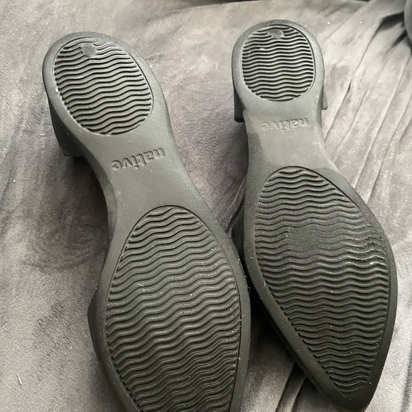 Native Shoes Audrey flats in black - Picture 3 of 4